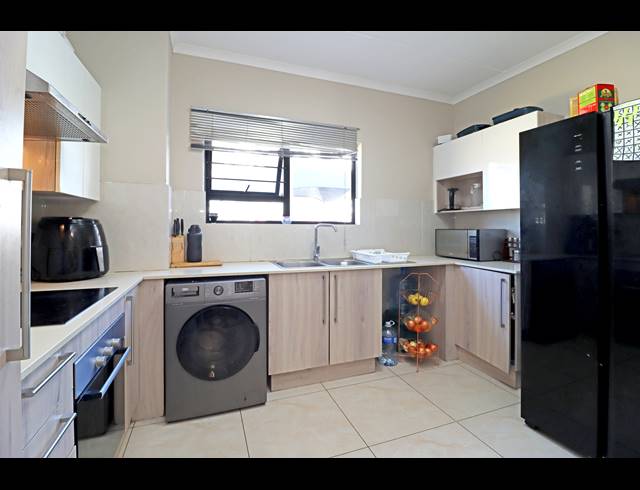 3 BEDROOM APARTMENT FOR SALE IN NOORDHANG